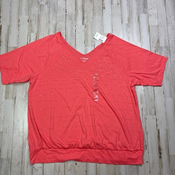 Lane Bryant Relaxed Fit Coral Pink Short Sleeve Beaded Shirt Size 22/24 - Picture 2 of 15